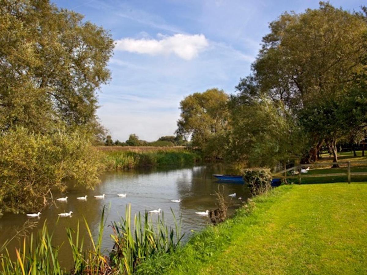 Cherbridge Lodges - Riverside Lodges, Short Lets Oxford Exterior foto